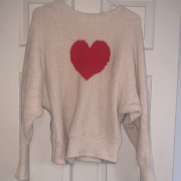 Jessica Simpson Cream Sweater with Red Heart - Picture 1 of 4